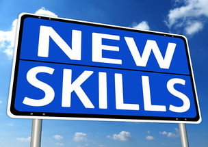 (萧瑕月是谁?她的真实姓名是什么呢)萧瑕月是谁？她的真实姓名是什么？