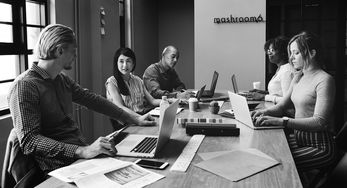 探索类似《九州仙剑传》的东方幻想游戏：以神话传说为背景的史诗冒险体验