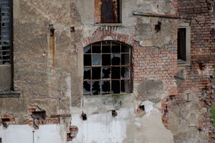 (拆东墙补西墙,不如修好自家房子)拆东墙补西墙，不如修好自家房。