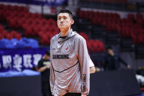 “解析2023年度最佳球会阵容：明星球员与战术布局的完美结合”