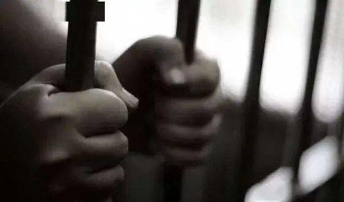 未成年人持甩棍打人,该如何合法处理及预防? 未成年人持甩棍打人,该如何合法处理及预防?