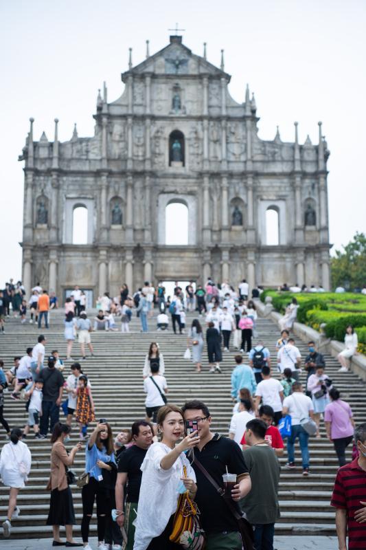 澳门大三巴一肖一特一中学费多少，买虎来开猪，和澳门管家婆100谜语答案头码诗:精准解答、专家解读解释与落实​,远离欺骗的迷雾